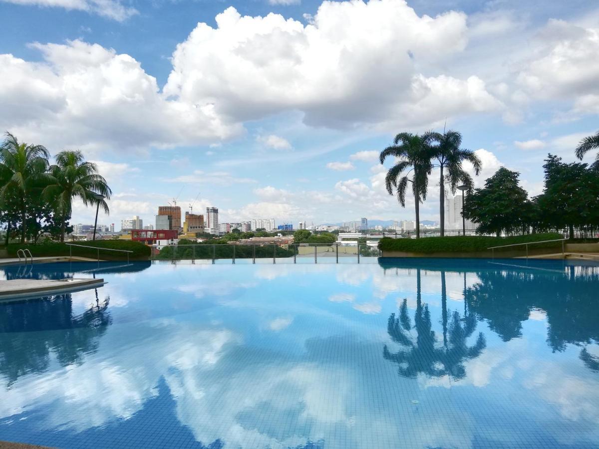 Subang Residence, Spacious With Balcony, Walking Distance To Summit, 5min To Sunway Subang Jaya