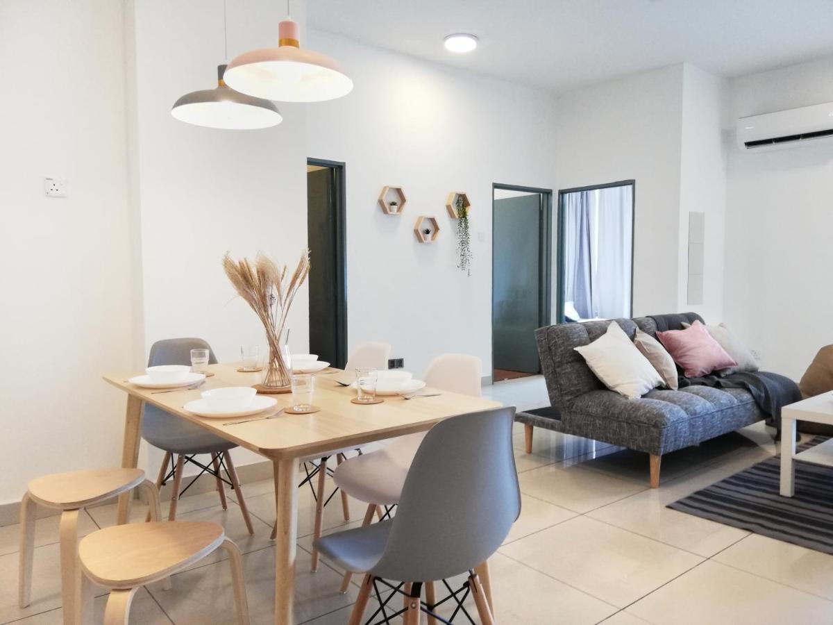 Apartment Subang Residence, Spacious With Balcony, Walking Distance To Summit, 5min To Sunway *